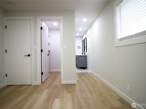 35030 19th Avenue SW, Federal Way WA 98023