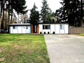 35030 19th Avenue SW, Federal Way WA 98023