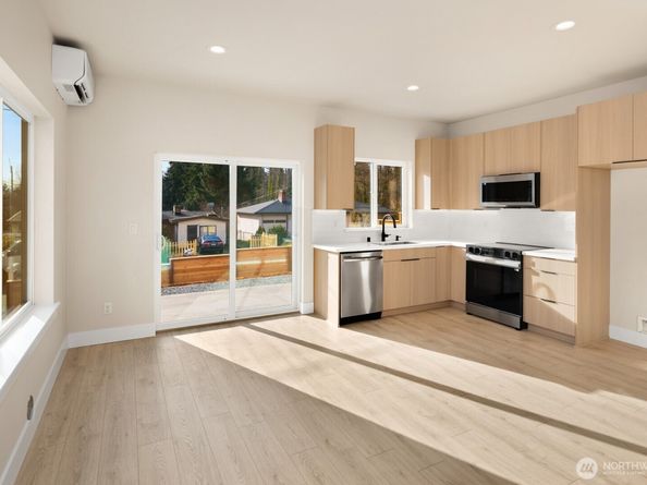 908 S 138th Street, Burien WA 98168