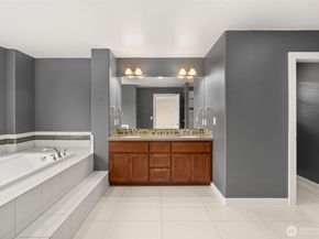 1635 Tannerwood Way SE, North Bend WA 98045