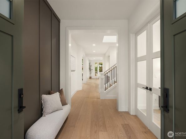 10468 NE 113th Place, Kirkland WA 98033