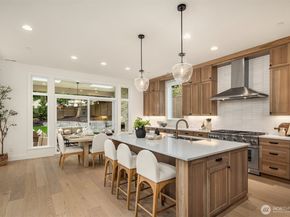 10468 NE 113th Place, Kirkland WA 98033