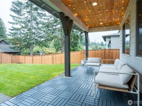 1744 Canyon Avenue SE, North Bend WA 98045