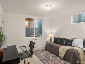 914 B 15th Avenue, Seattle WA 98122