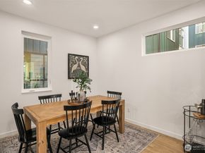 914 B 15th Avenue, Seattle WA 98122