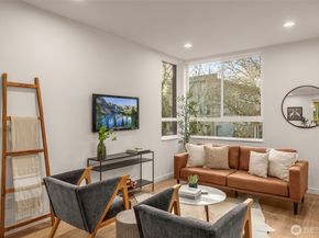 914 B 15th Avenue, Seattle WA 98122