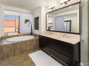 2033 2nd Avenue 1602, Seattle WA 98121