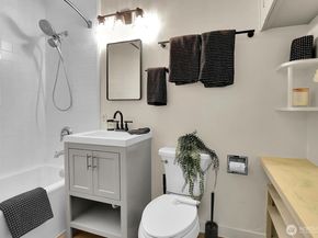 1021 Walnut Street, Edmonds WA 98020