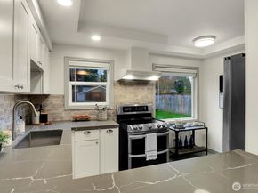 1021 Walnut Street, Edmonds WA 98020