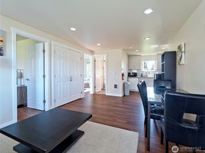 6105 S 124th St, Seattle WA 98178