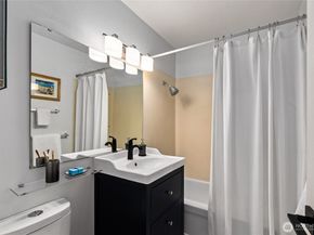 2111 E John Street 202, Seattle WA 98112