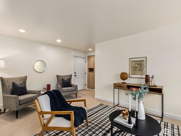 2111 E John Street 202, Seattle WA 98112