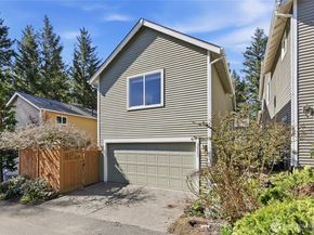 36703 SE Gravenstein Court, Snoqualmie WA 98065