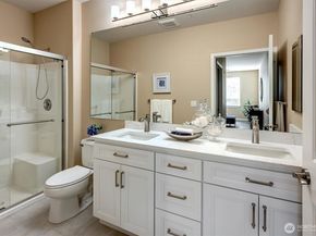 6831 NE 170th Street 206, Kenmore WA 98028