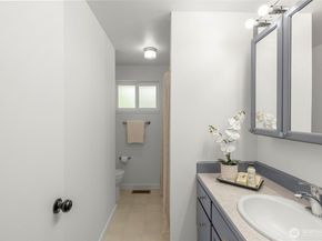 2520 166th Avenue NE, Bellevue WA 98008