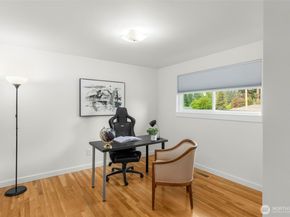 2520 166th Avenue NE, Bellevue WA 98008