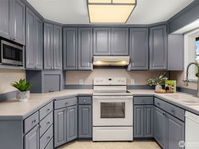 2520 166th Avenue NE, Bellevue WA 98008