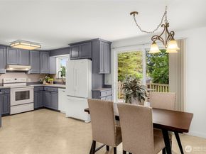 2520 166th Avenue NE, Bellevue WA 98008