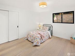 16040 36th Avenue NE, Lake Forest Park WA 98155