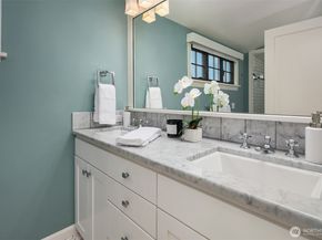 4915 NE 60th Street, Seattle WA 98115