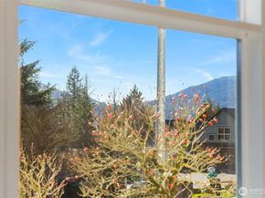 23420 SE Black Nugget Road A204, Issaquah WA 98029