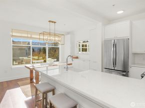 23420 SE Black Nugget Road A204, Issaquah WA 98029