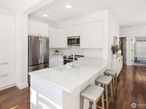 23420 SE Black Nugget Road A204, Issaquah WA 98029