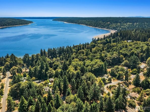 23717 107th Avenue SW, Vashon WA 98070