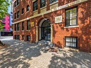 2132 5th Avenue 202, Seattle WA 98121