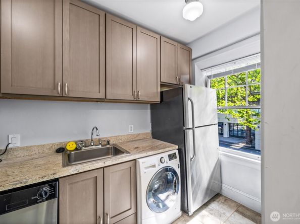 2132 5th Avenue 202, Seattle WA 98121