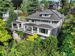 1065 Summit Avenue E, Seattle WA 98102