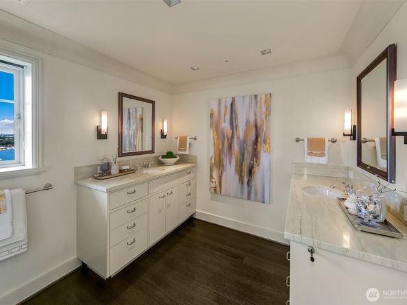 1065 Summit Avenue E, Seattle WA 98102