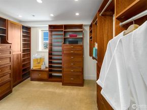 1065 Summit Avenue E, Seattle WA 98102