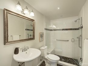 919 2nd Avenue W 601, Seattle WA 98119