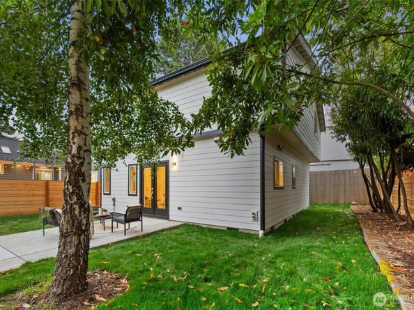 12517 Phinney Avenue N, Seattle WA 98133