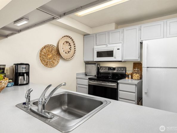 15721 44th Avenue W B3, Lynnwood WA 98087