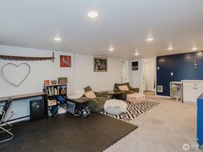 1122 Evans Avenue W, Bremerton WA 98312