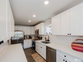 1122 Evans Avenue W, Bremerton WA 98312