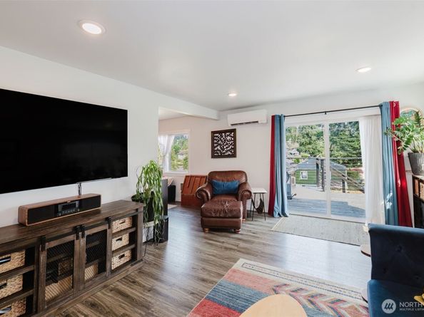 1122 Evans Avenue W, Bremerton WA 98312