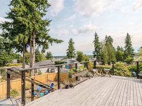 1122 Evans Avenue W, Bremerton WA 98312