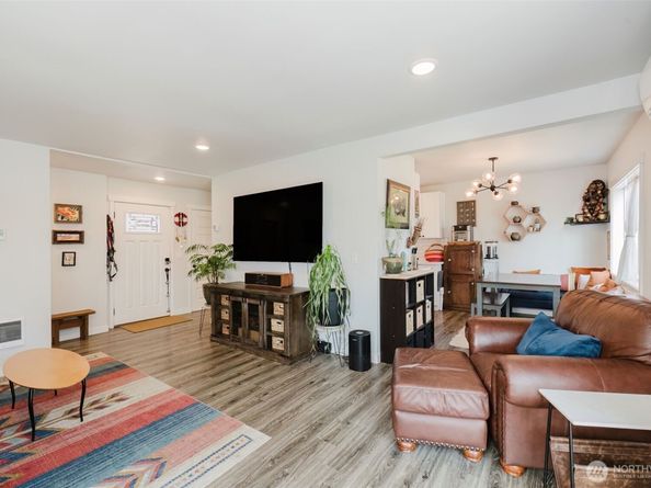 1122 Evans Avenue W, Bremerton WA 98312