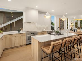 2649 41st Avenue SW, Seattle WA 98116