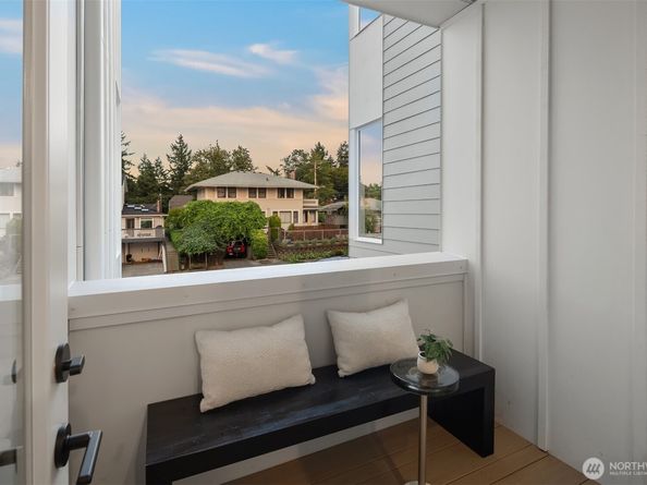 2649 41st Avenue SW, Seattle WA 98116