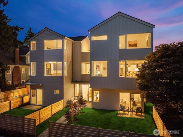 2649 41st Avenue SW, Seattle WA 98116