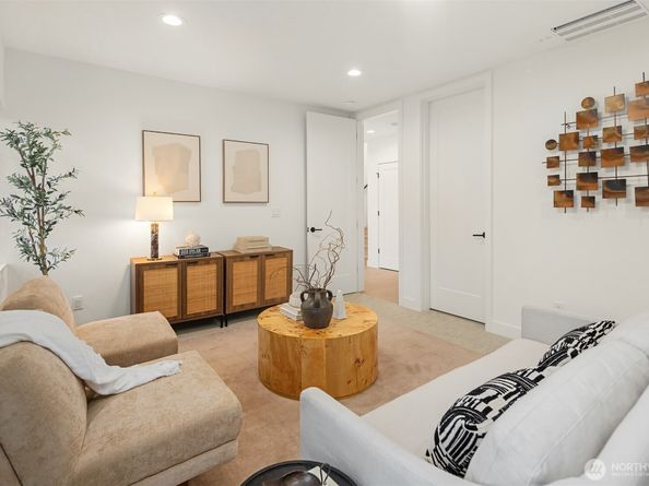 2649 41st Avenue SW, Seattle WA 98116