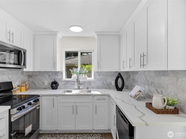 518 N 166th Street, Shoreline WA 98133