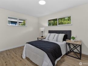 518 N 166th Street, Shoreline WA 98133