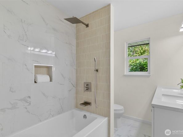 518 N 166th Street, Shoreline WA 98133