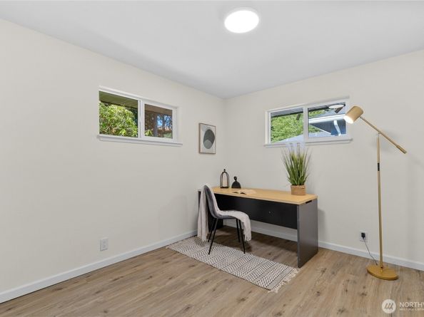518 N 166th Street, Shoreline WA 98133