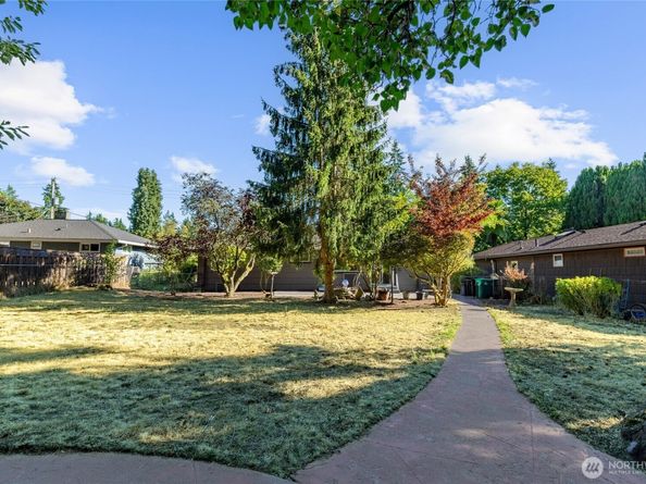 518 N 166th Street, Shoreline WA 98133